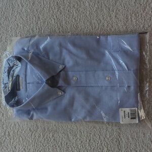 NWT Van Heusen Regular Fit Blue Collared Button Down Dress Shirt